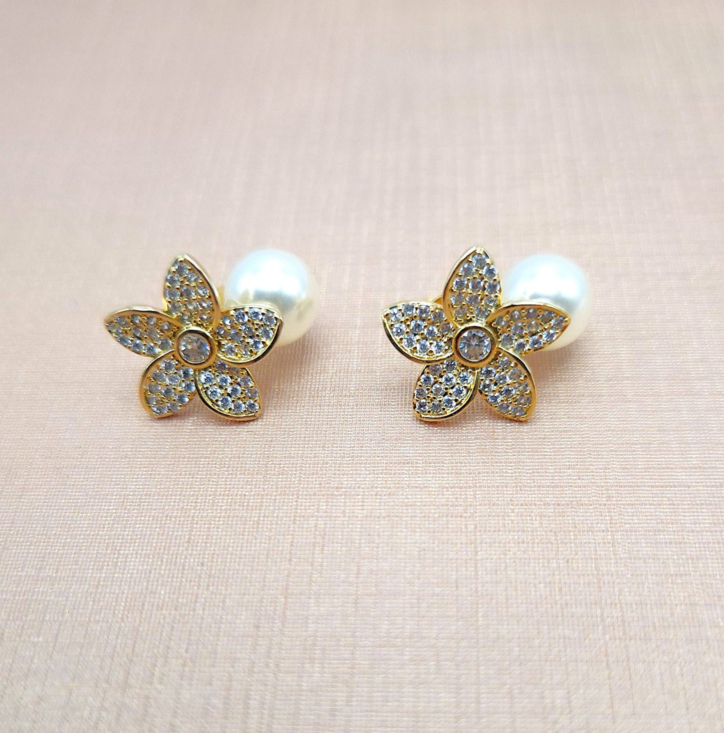 Brinco cinco pétalas