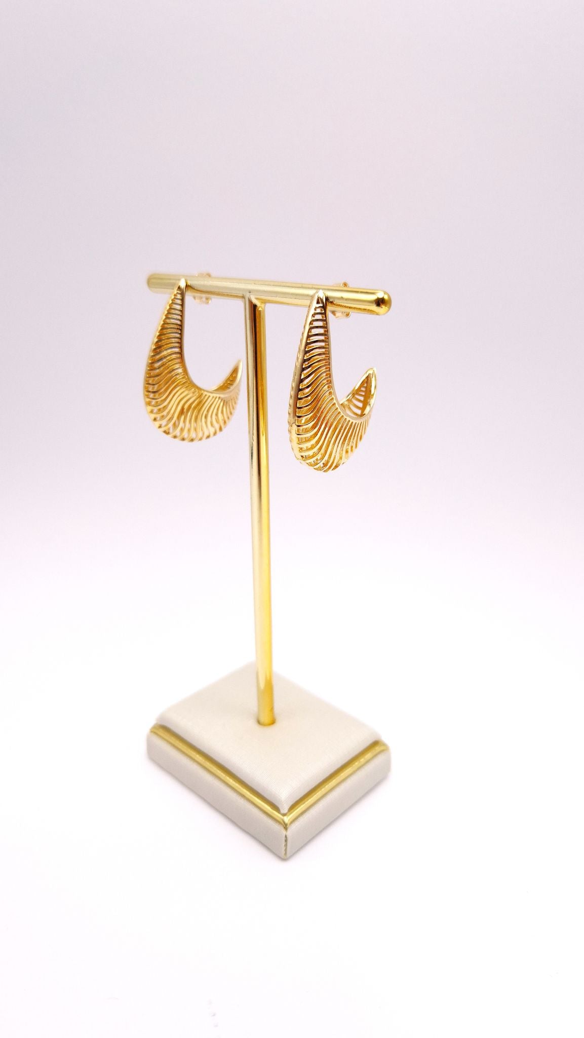 Brinco Folheado a Ouro com Textura Cris