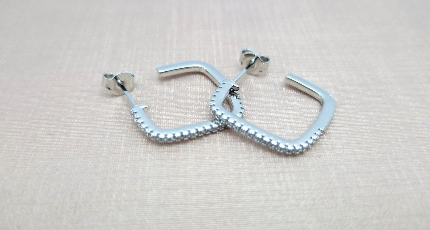 Brinco de Prata nobre 925 com Zirconias Anna