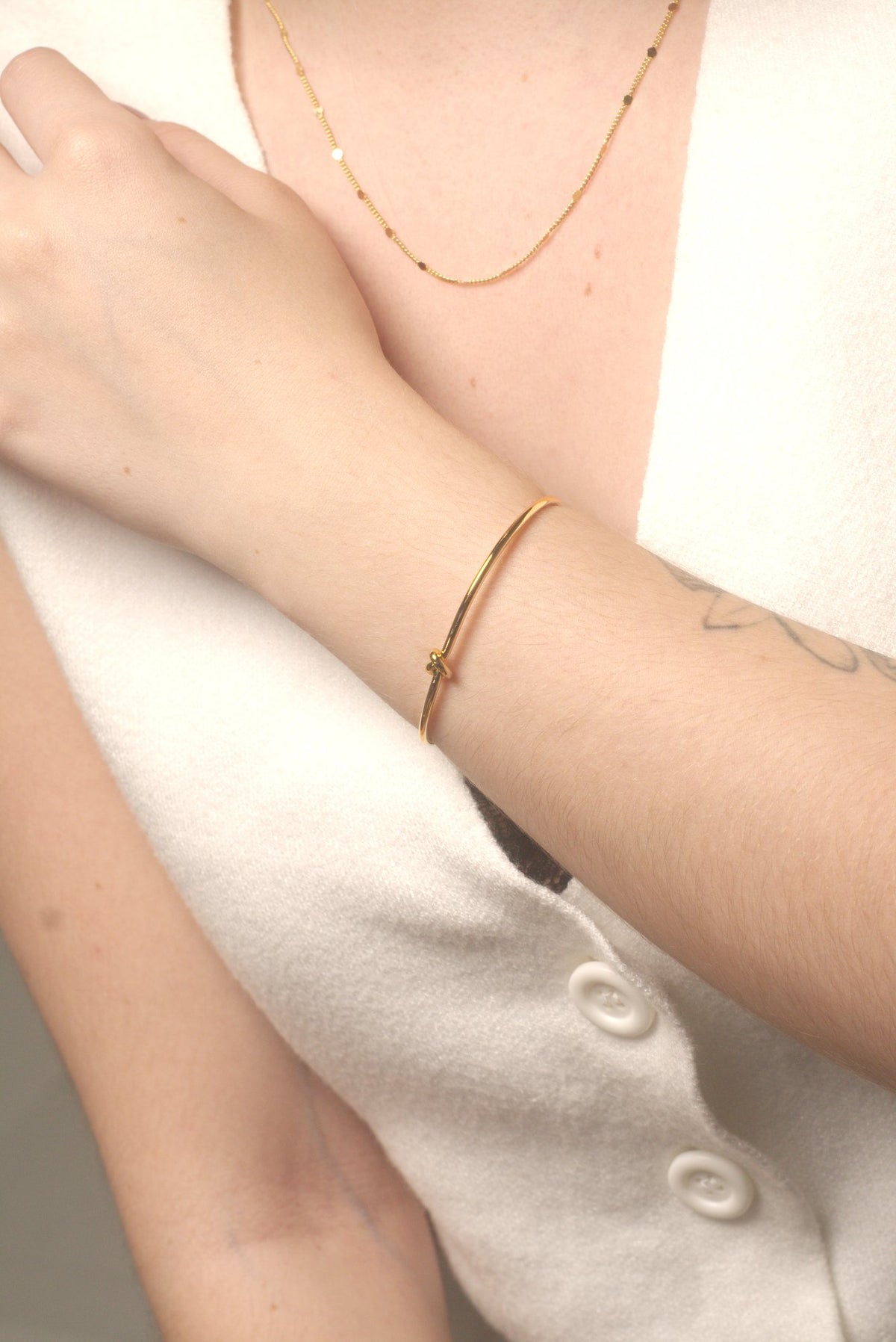 Bracelete Nó em Folheado a Ouro 18K