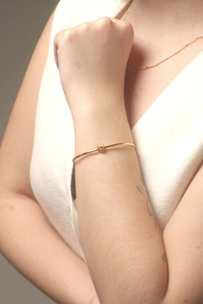 Bracelete Nó em Folheado a Ouro 18K