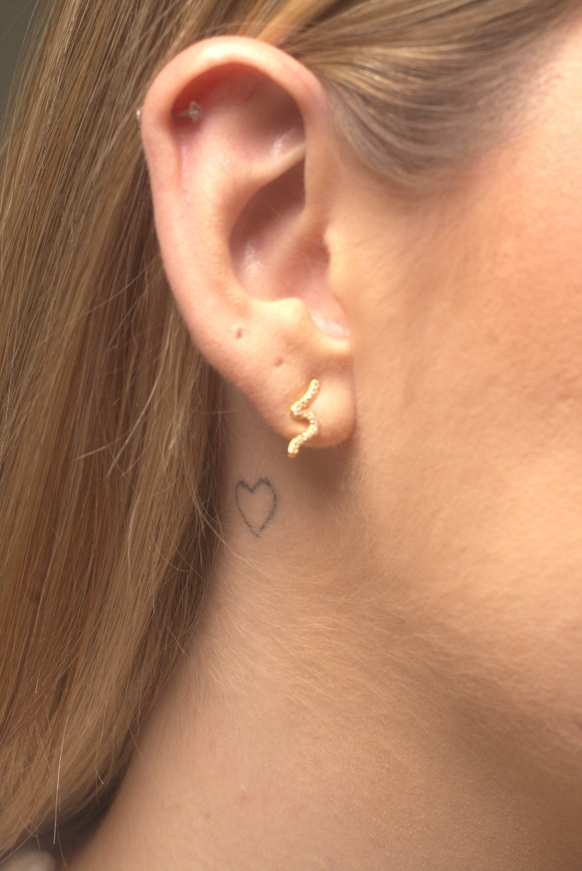 Brinco Relâmpago Folheado a Ouro 18K