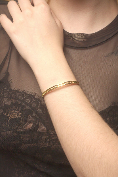 Bracelete Coração Vazado Folheado a Ouro 18K
