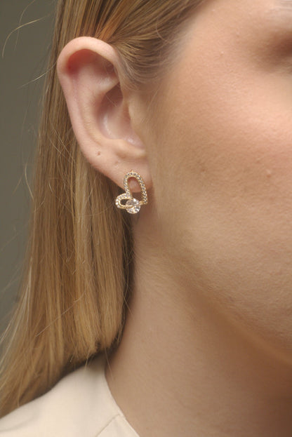 Brinco Folheado a Ouro 18K com Zircônias Coração de Amor