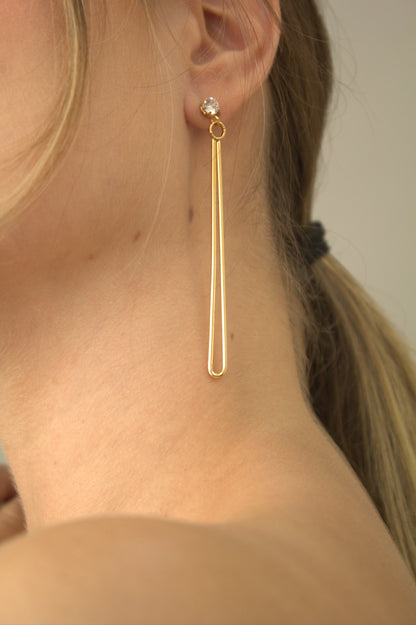 Brinco Longo Folheado a Ouro 18k com Zircônia