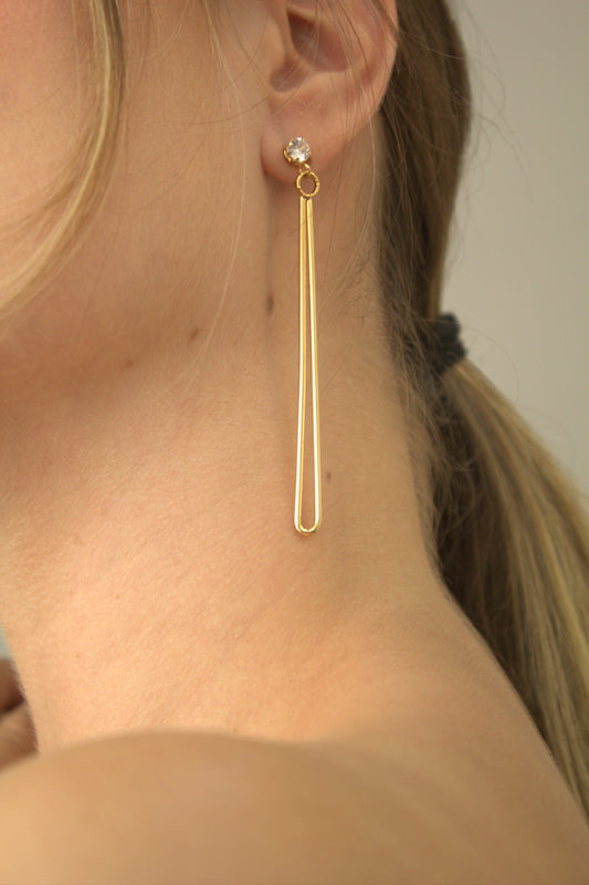 Brinco Longo Folheado a Ouro 18k com Zircônia