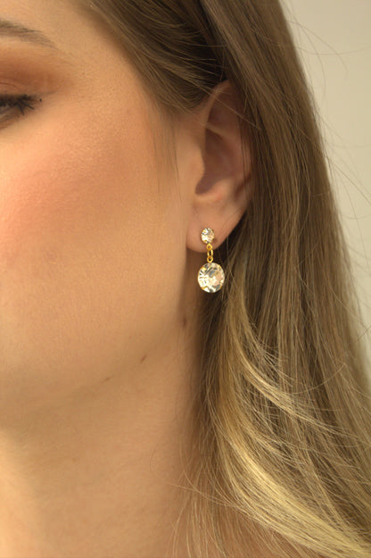 Brinco Pendurado com Pedra Cristal e Base Dourada