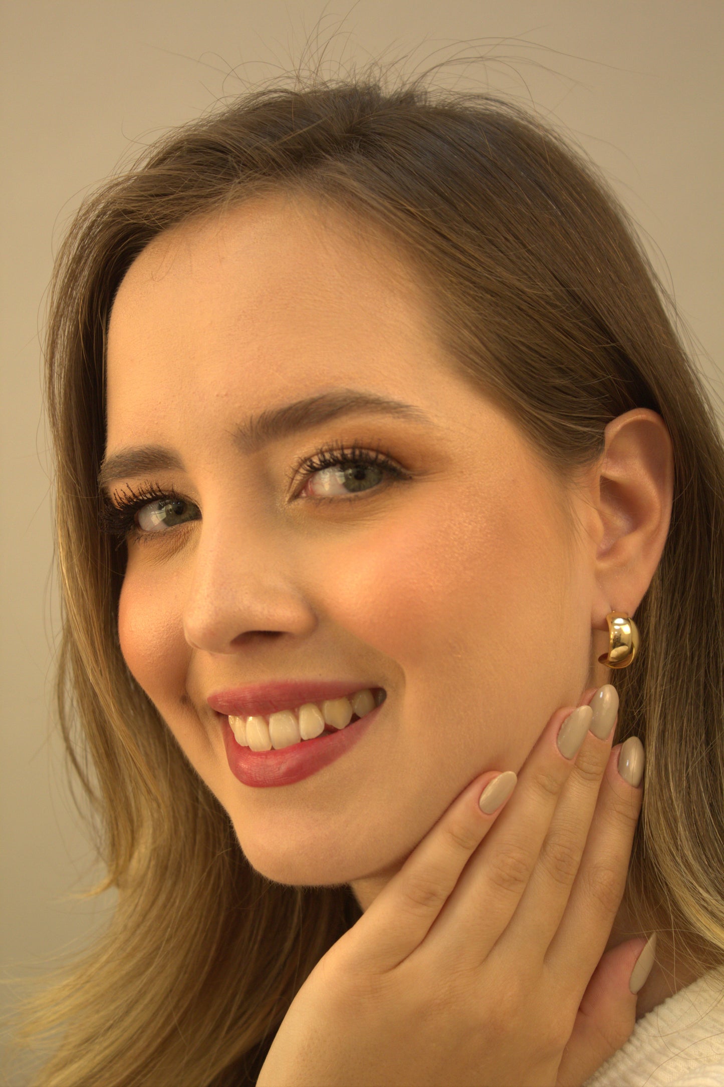 Brinco Meia Argola Cecilia