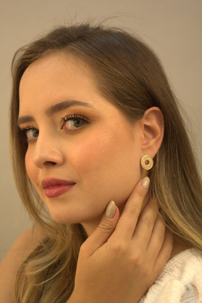 Brinco Disco Vazado Folheado a Ouro Anny