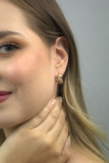 Brinco Triplo  folheado a ouro com Zircônias