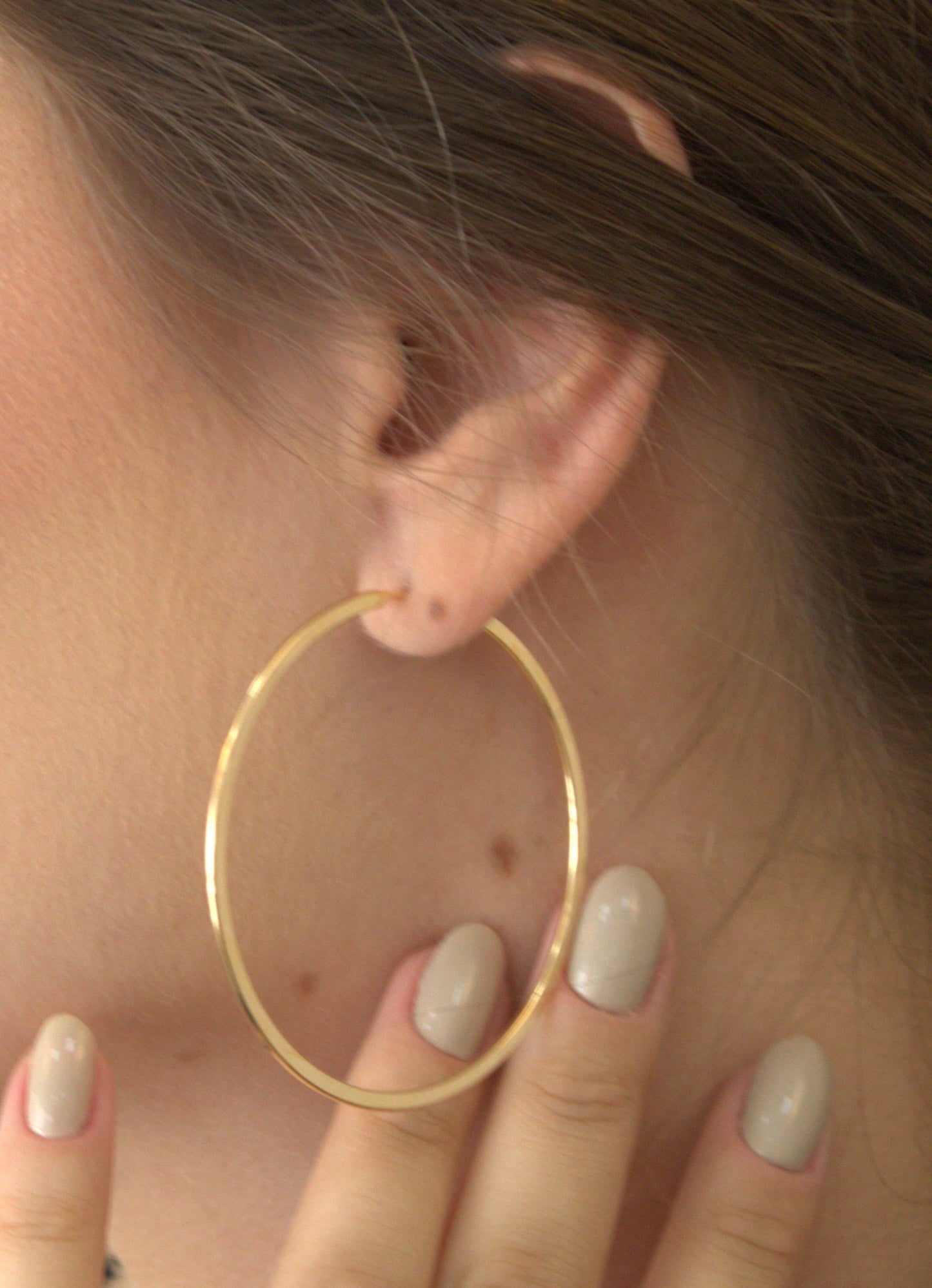 Brinco de Argola Grande Folhado a Ouro 18k - Elegância e Estilo