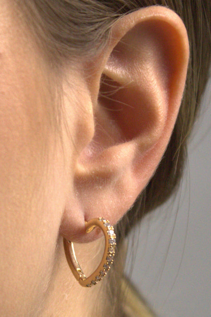 Brinco Folheado a Ouro 18k Coração com Zircônia