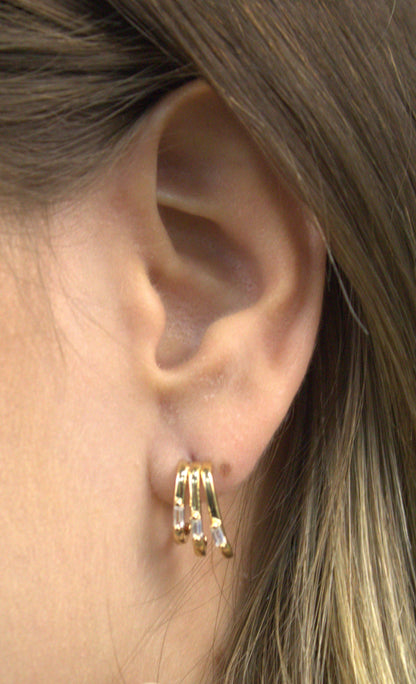 Brinco Triplo  folheado a ouro com Zircônias