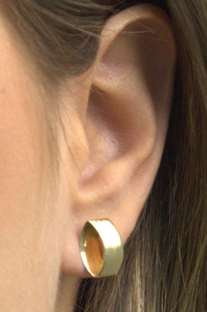 Brinco Folheado a Ouro 18k com Design Oval