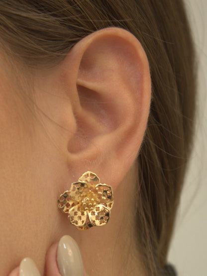 Brinco flor com folhado a ouro 18k